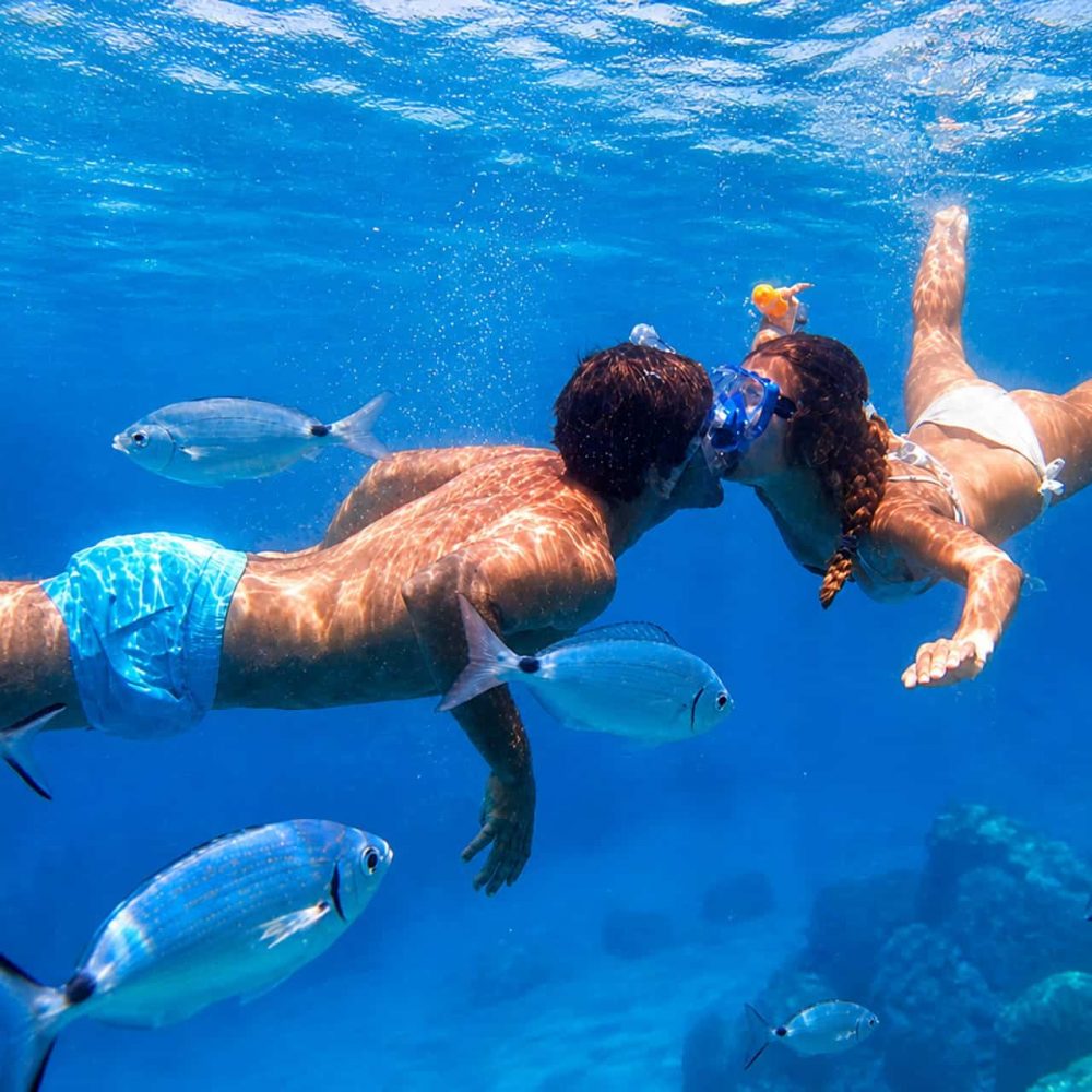 Pareja haciendo snorkel en Isla de Lobos