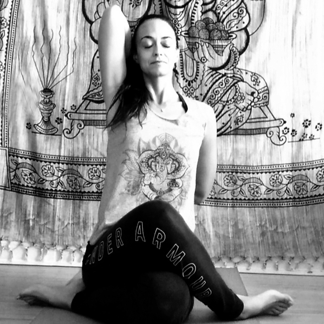 yoga kuh gesicht pose